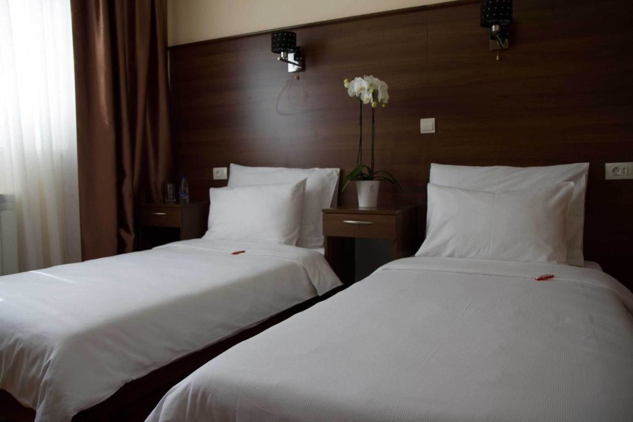 Отель Hotel M Подгорица