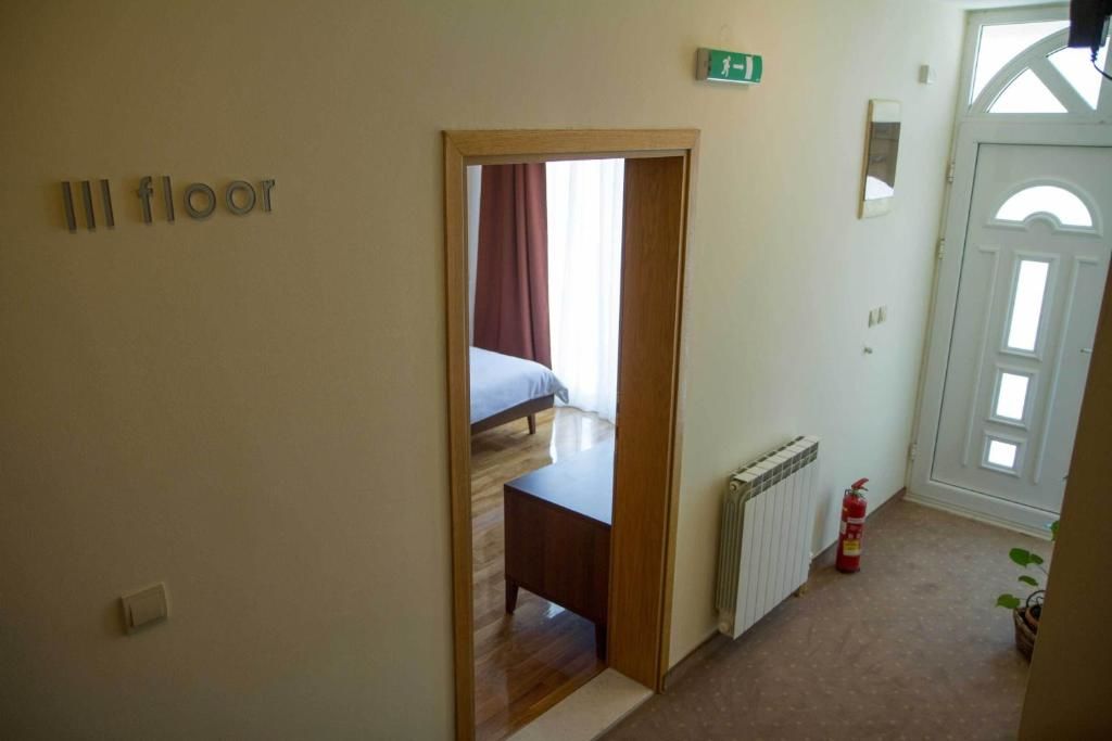 Отель Hotel M Подгорица